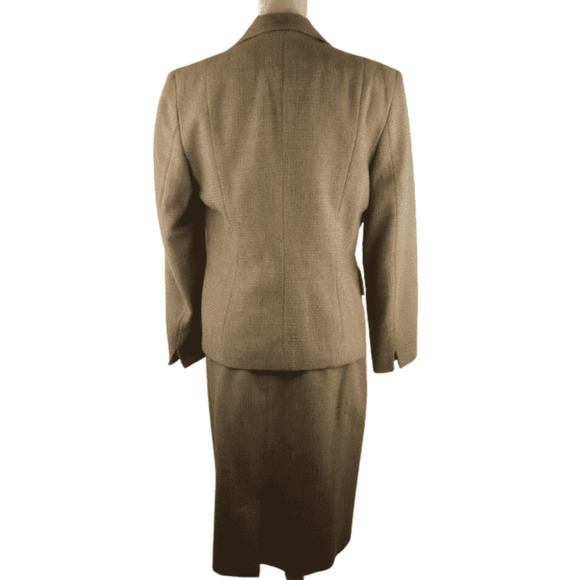 Barry Bricken Collection women's brown suit see details - Picture 3 of 3